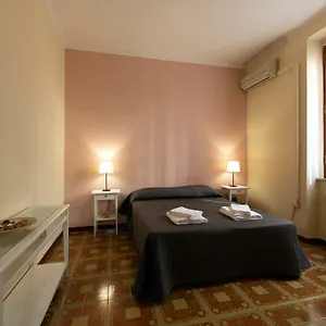 Domus Candia Rom